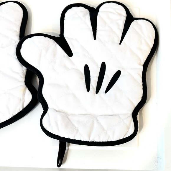 Disney Mickey Mouse oven mitts hands paws home kitchen cartoon fun tv Disneyland - Picture 3 of 5